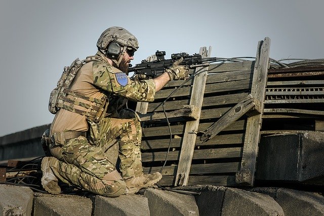 war-1447021_640